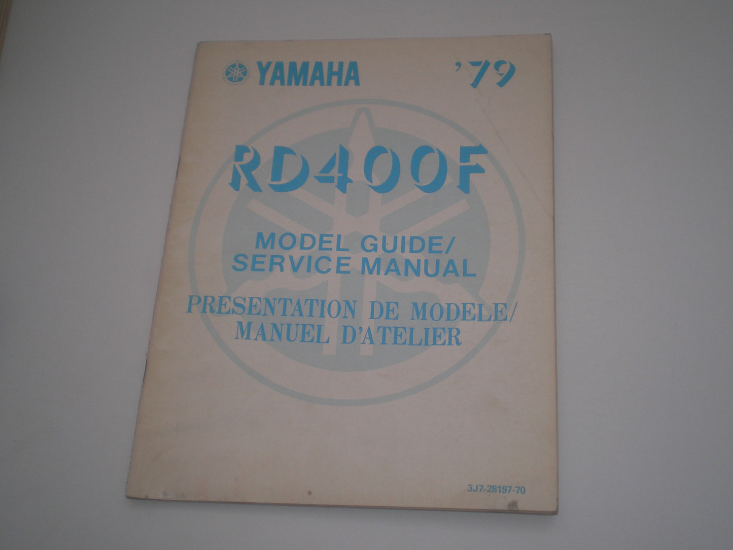 YAMAHA RD400 F 1979  Model Guide Service Manual  3J7-28197-70  #1802