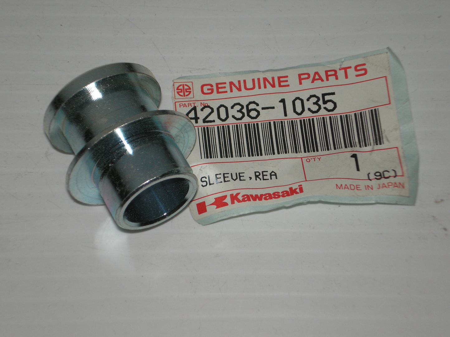 KDX175 KAWASAKI KX 125 250 420 KDX 175 250 400 KLX250 Rear Panel Sleeve 42036-1035