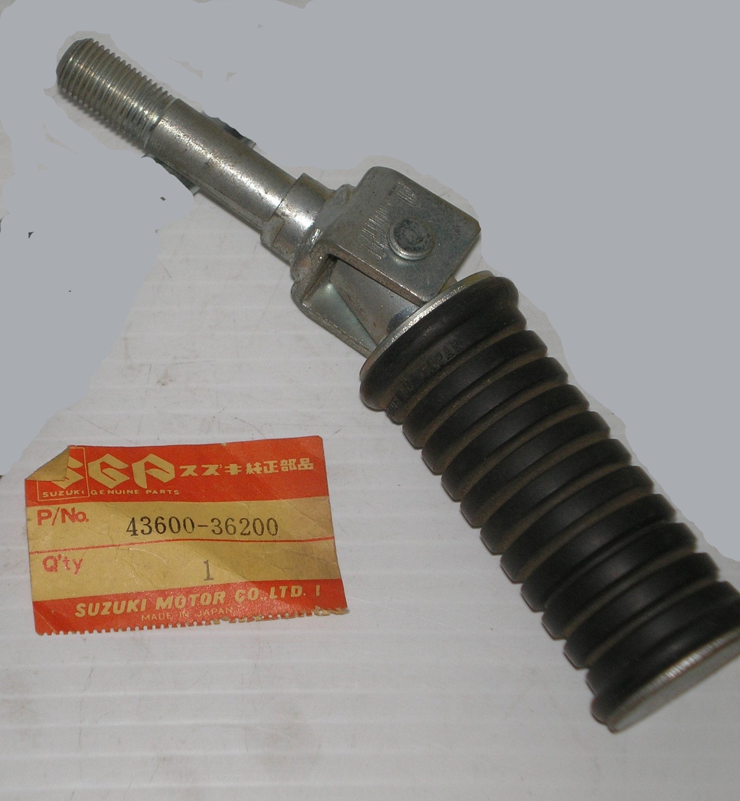 SUZUKI GT185 RV90 RV125 TC100 TC125 TC185 TS100 TS125 TS185 TS250 TS400 Rear Footrest 43600-36200