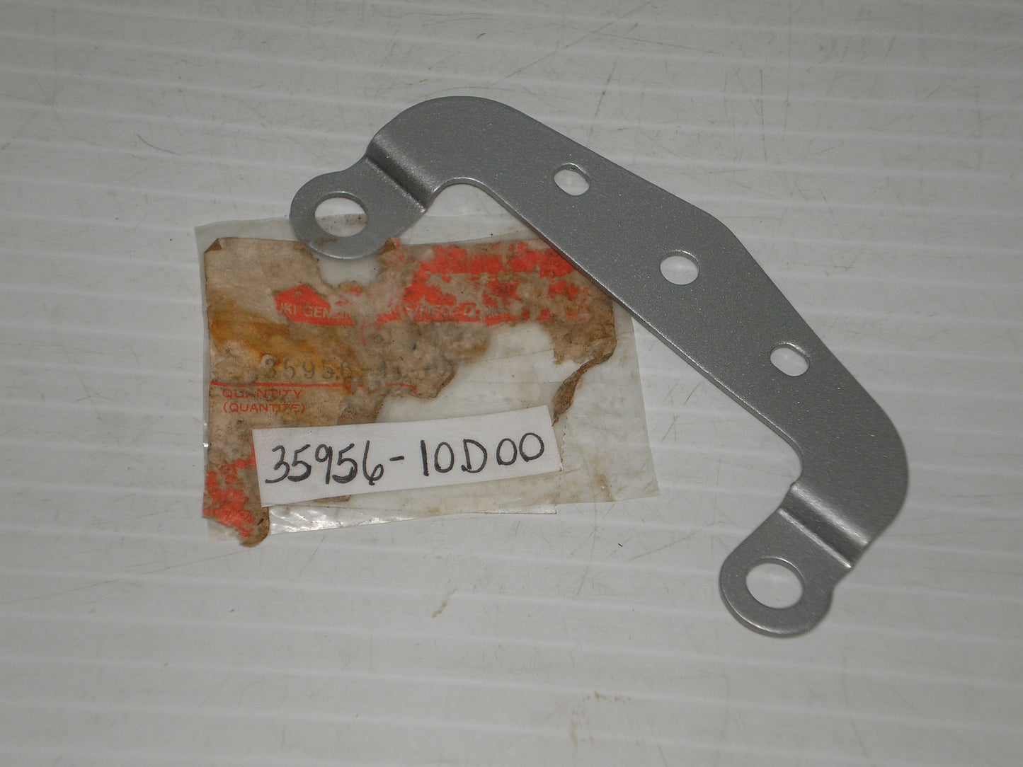 SUZUKI GSF400 1991-1993 Front Side Reflector Bracket 35956-10D00