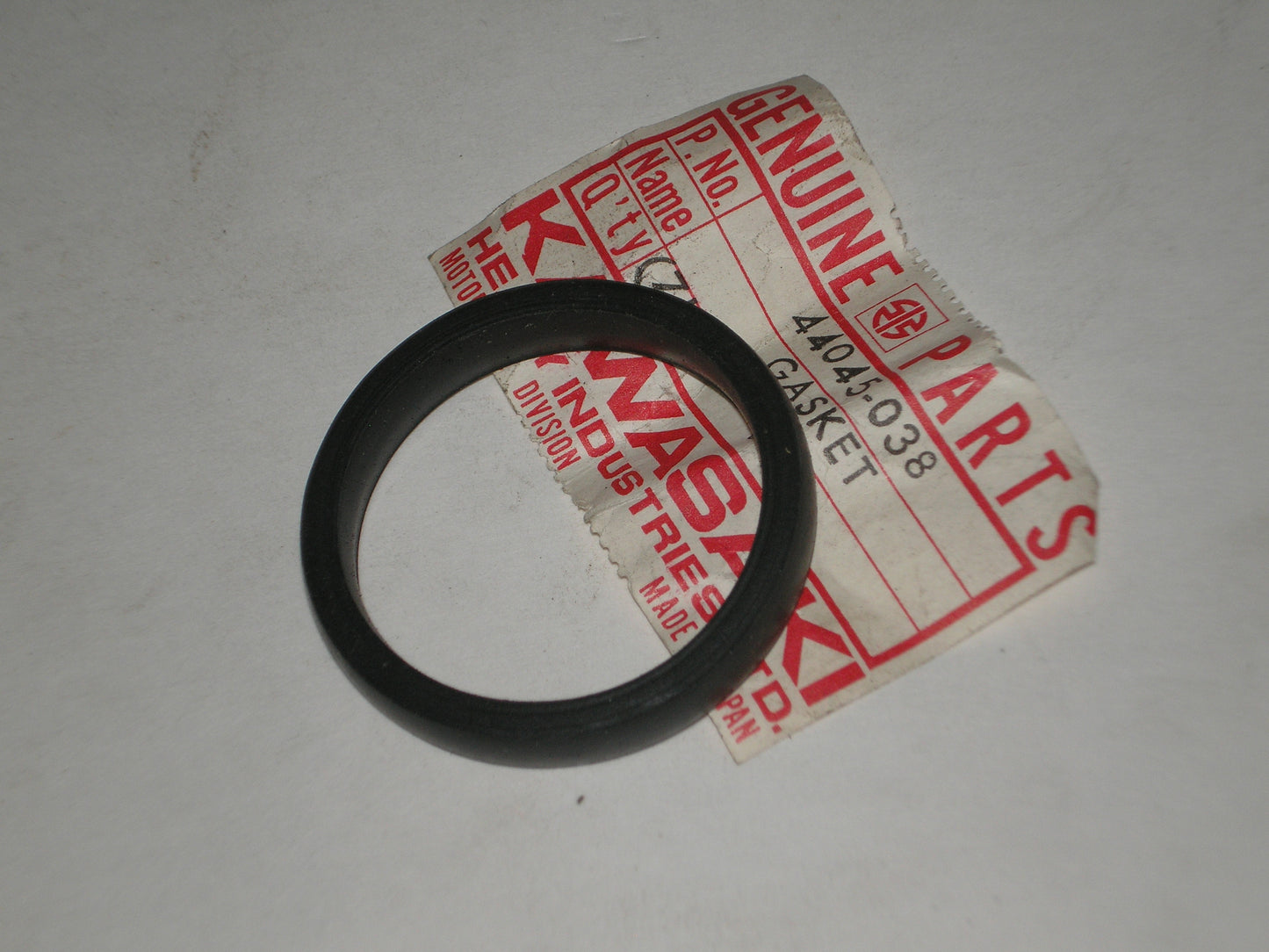KAWASAKI H1 H2 KH500 KZ 550 650 700 750 900 1000 ZN700 Z1 Fork Cover Gasket 44045-038