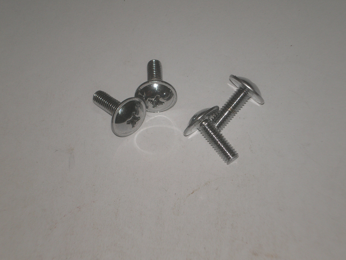 Yamaha & Suzuki Chrome Oval Head Phillips Fairing & Body Work Mounting Screws  Set/4  5 x 10 mm