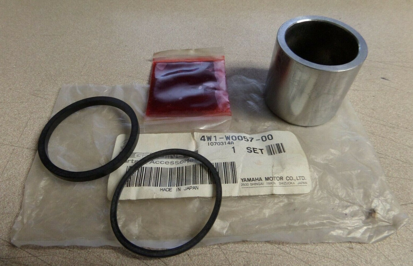 YAMAHA RX50 XJ550 XJ750 XJ1100 XS1100 XV920 Factory Front Caliper Piston Assembly & Seal Kit 4W1-W0057-00