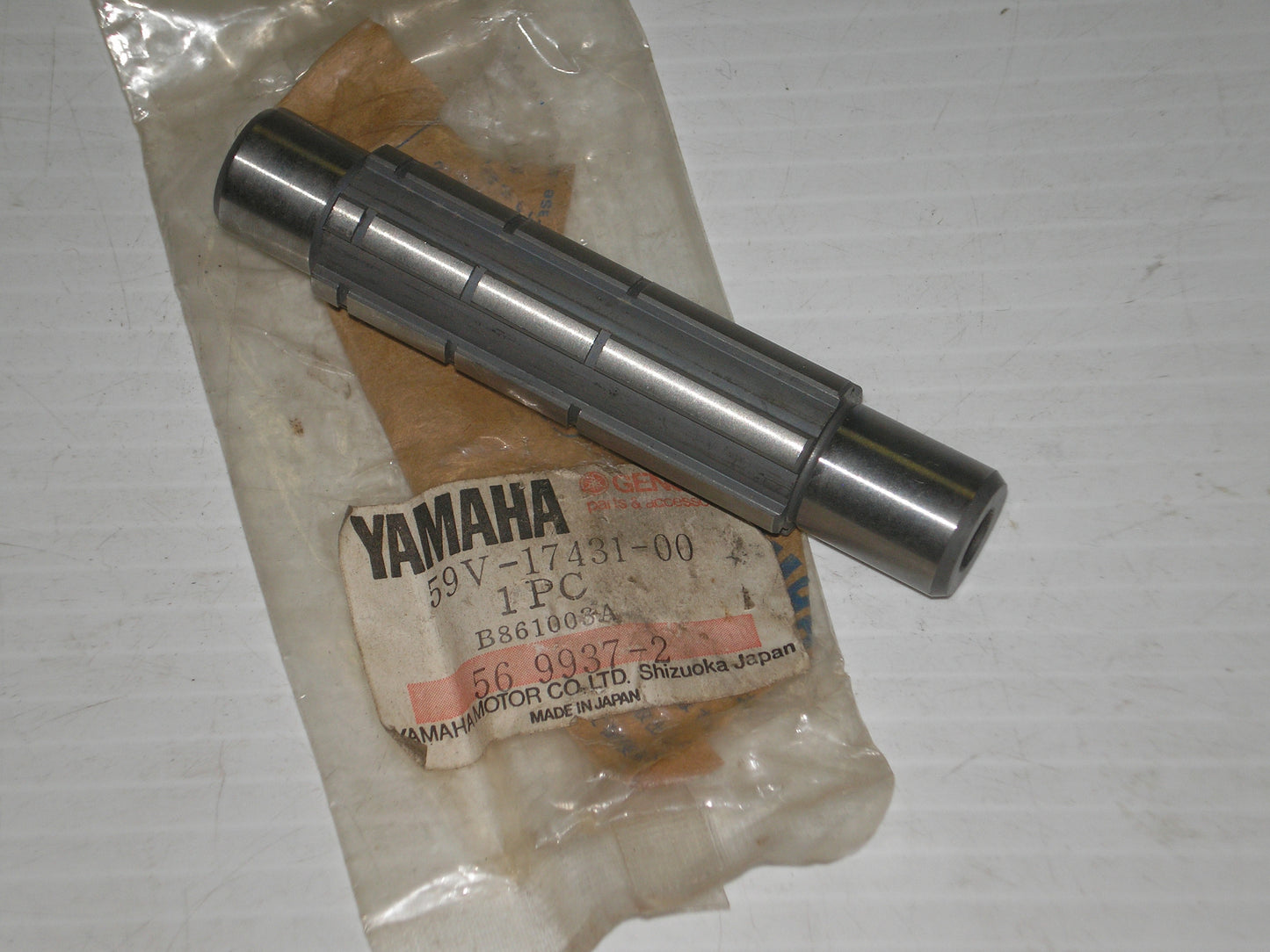 YAMAHA YFM225 Sub Transmission Counter Shaft Axle 59V-17431-00