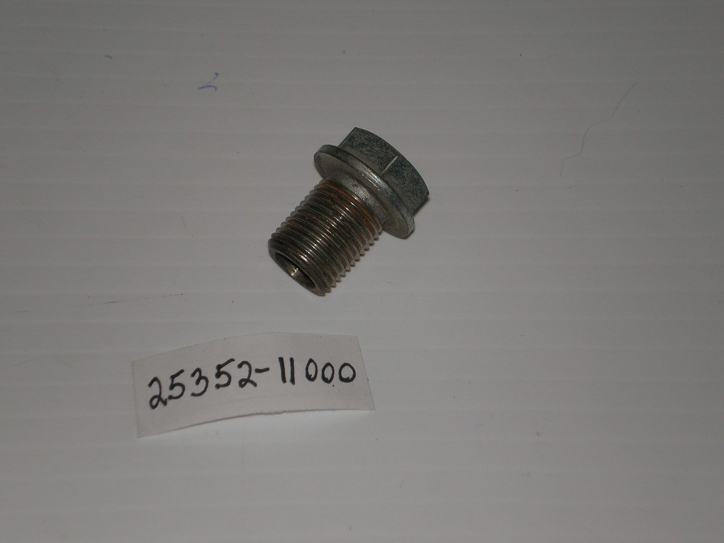 SUZUKI ALT DS GS GT LT PE RM T20 T125 T250 T305 T500 TC TS PE Bolt 25352-11000