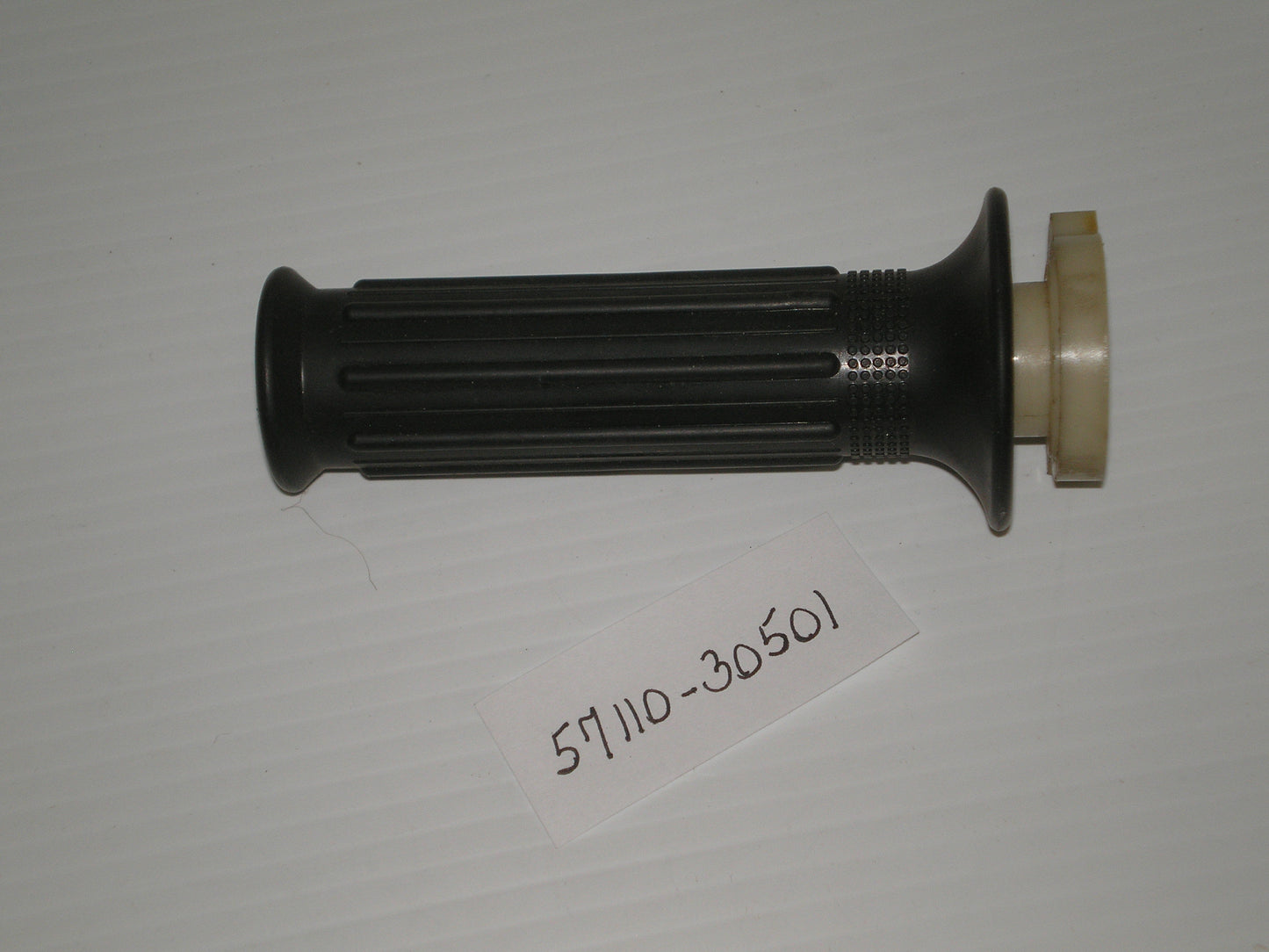 SUZUKI DR370 DR400 DS100 DS125 DS185 GN400 SP370 SP400 TS100 TS125 TS185 TS250 Throttle Grip 57110-30501