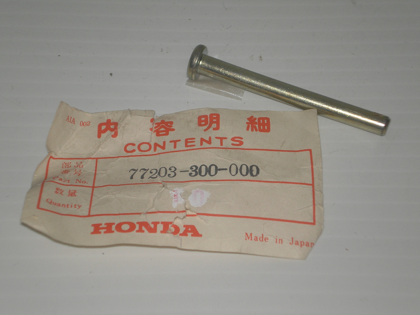 HONDA CB750 1969-1976 Seat Hinge Bar / Pin 77203-300-000