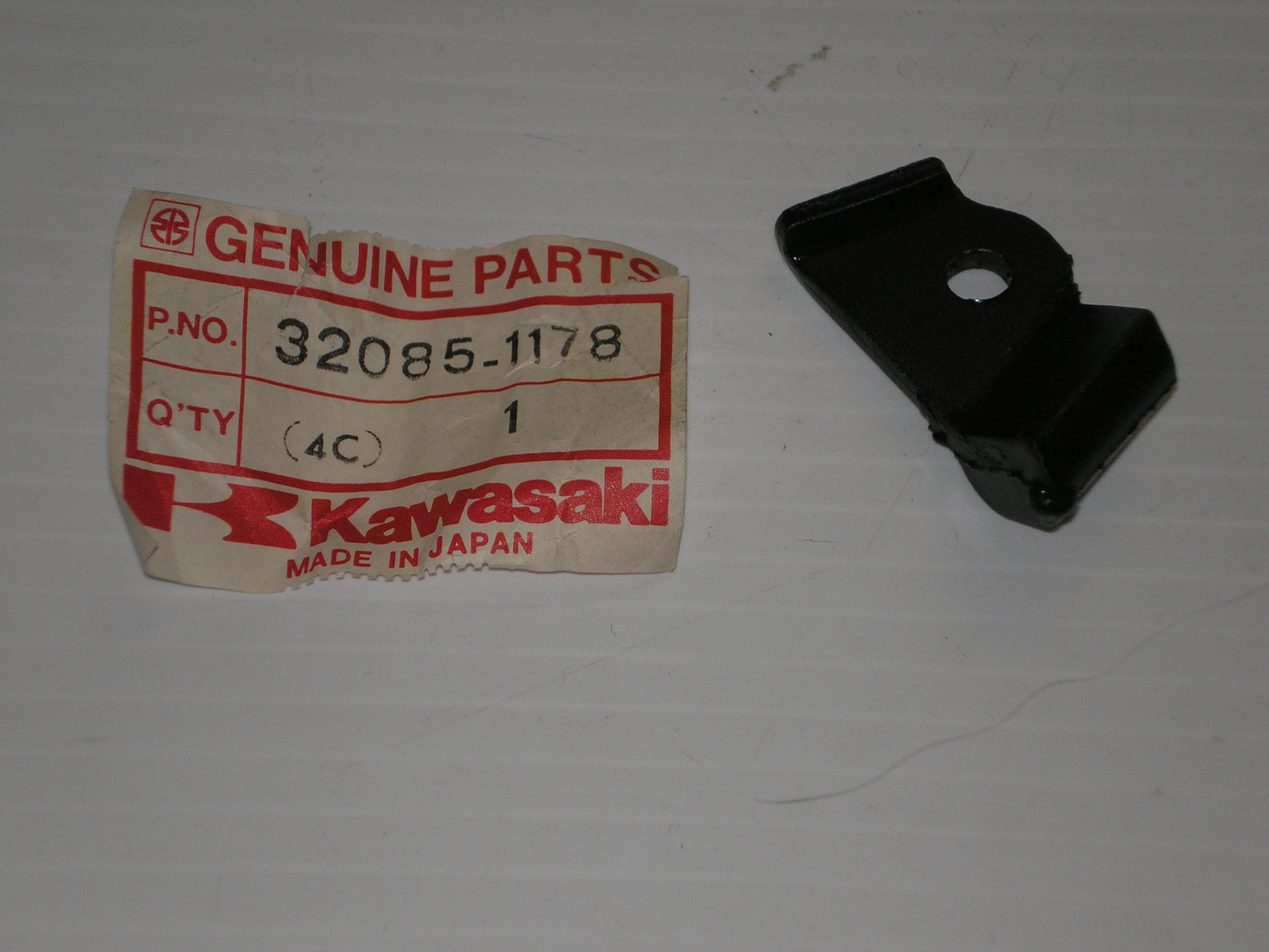 KAWASAKI KL250 KL600 1984-2000 Kick Pedal Stopper 32085-1178