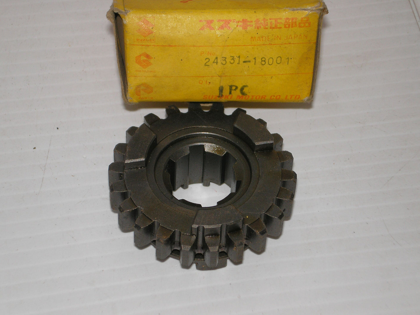 SUZUKI GT380 TC305 T250 T305 T350 1968-1972 Third Driven Gear 24331-18001