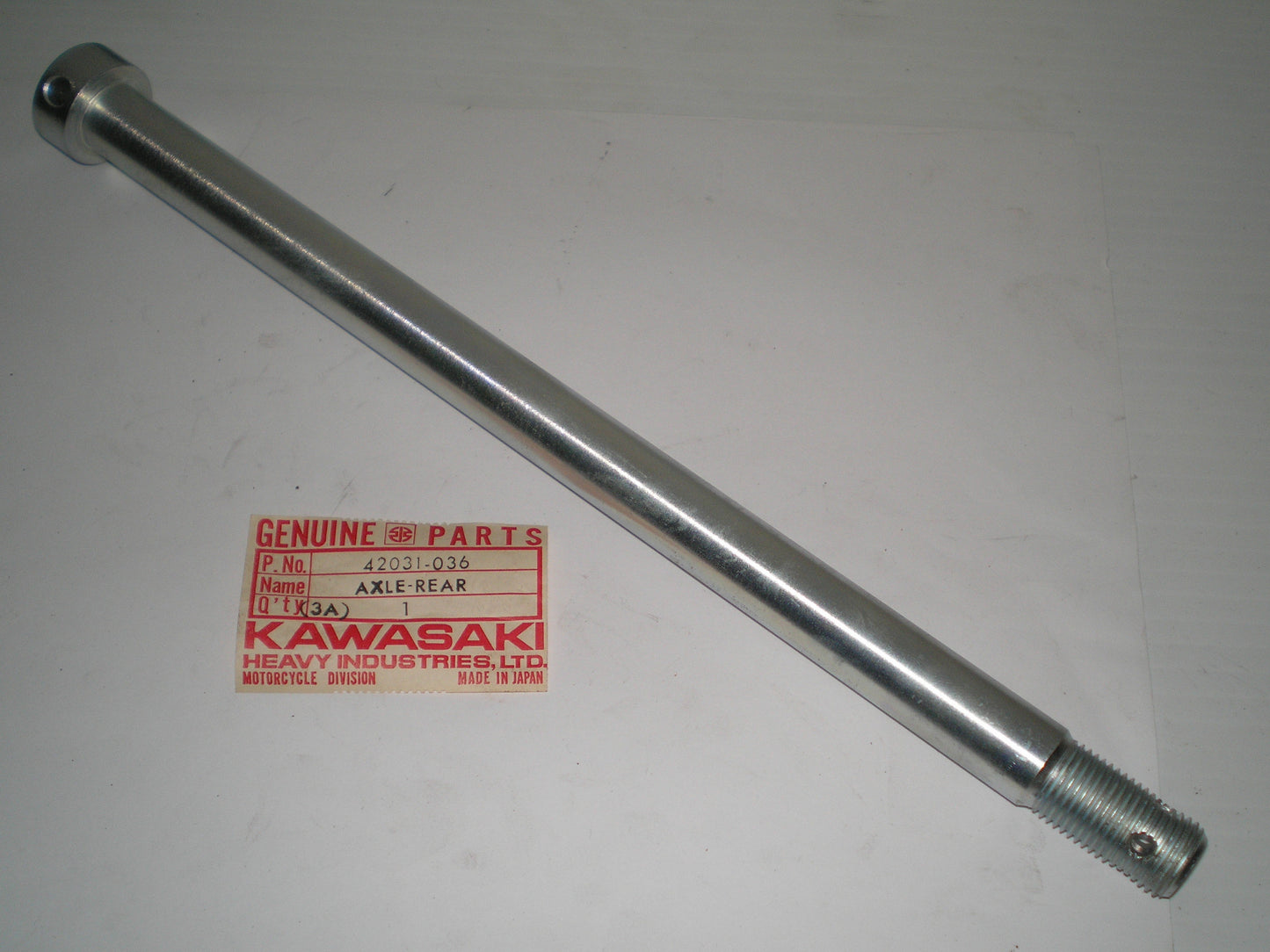 KAWASAKI F5 F8 F9 F81 Factory Rear Wheel Axle 42031-036