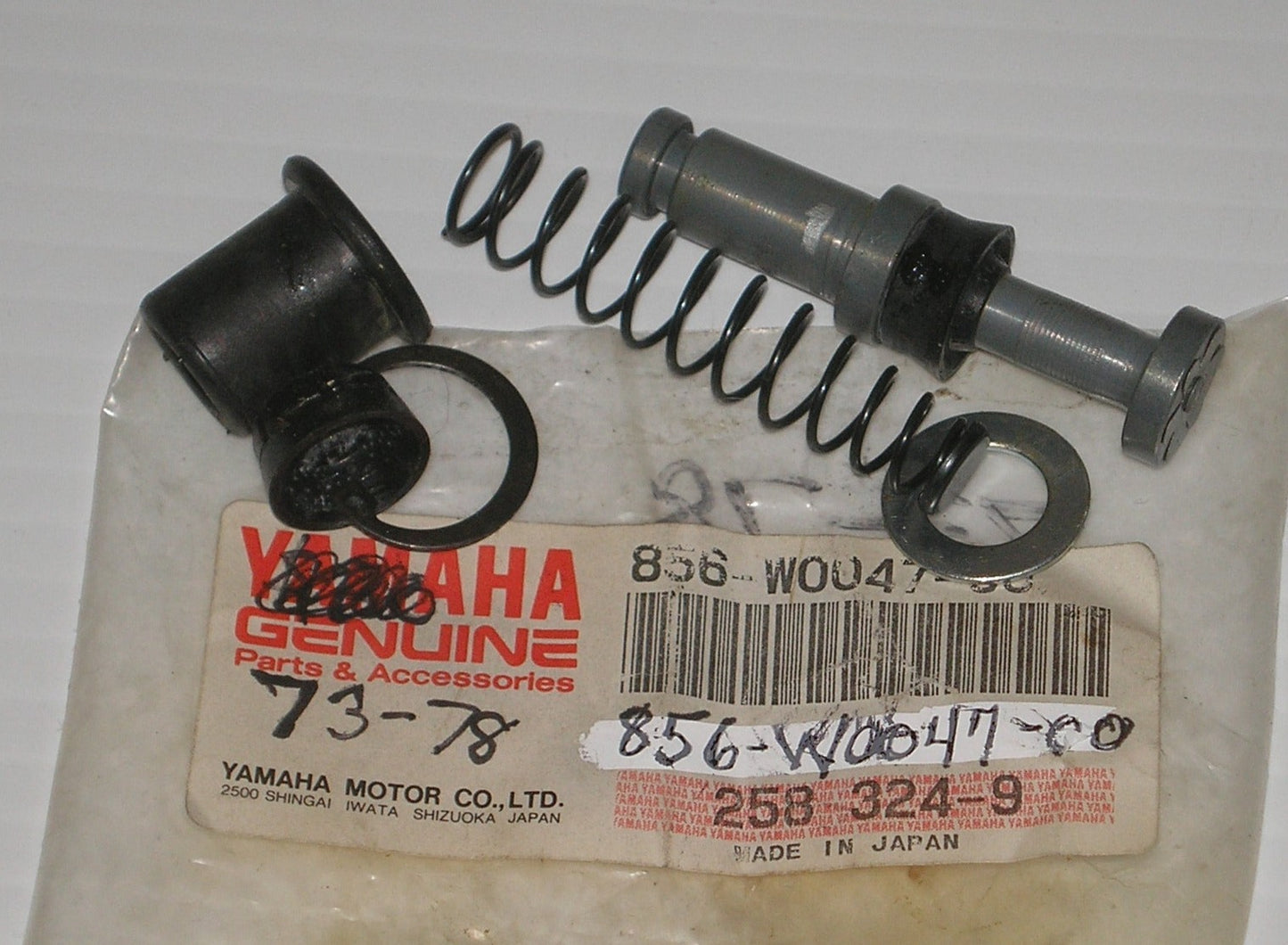 YAMAHA RD SR TX TZ XS Factory Brake Caliper Repair Seal Kit 856-W0047-00 / 856-20000-50
