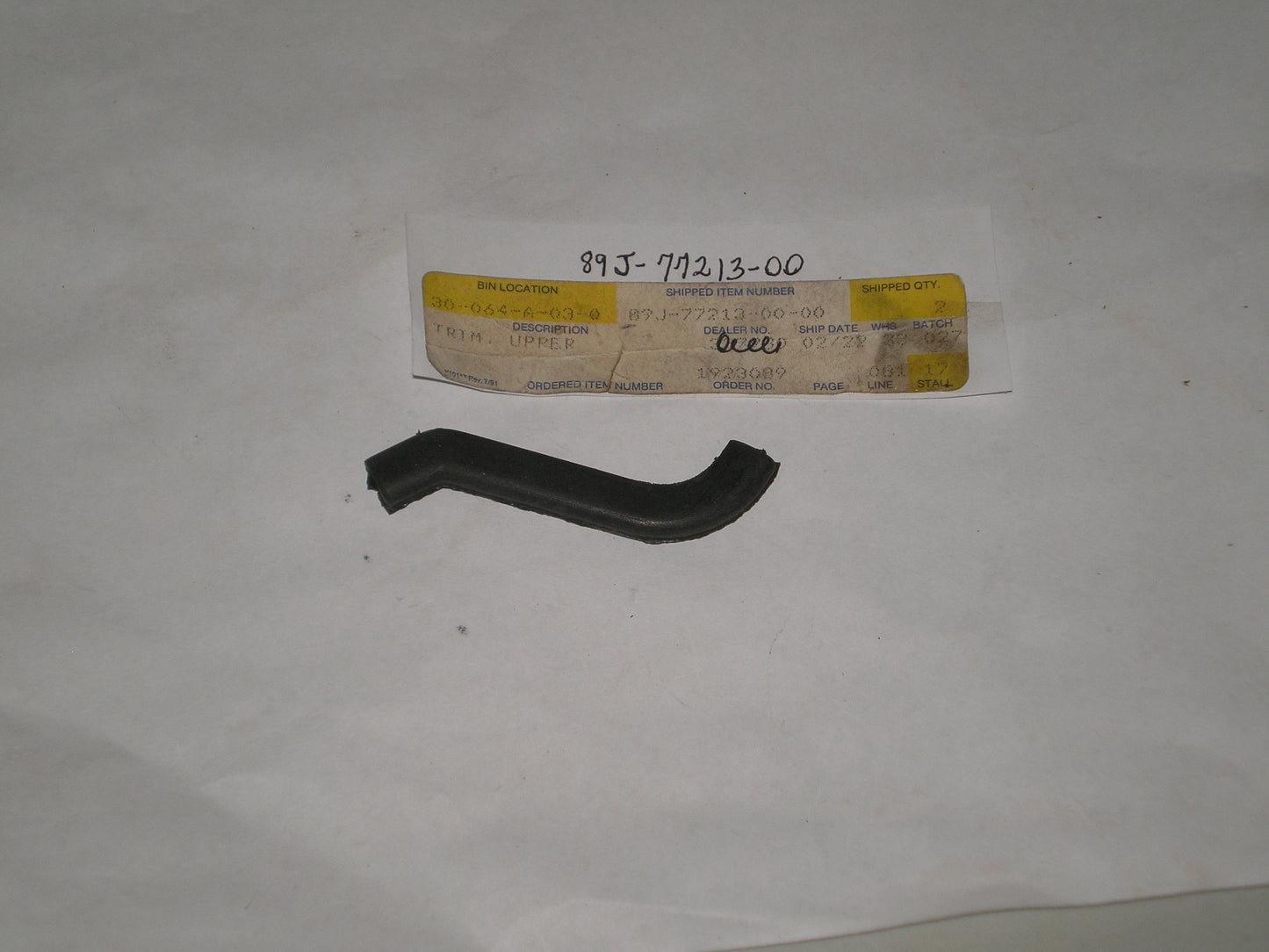 YAMAHA EX570 Snowmobile Windshield Upper Trim 89J-77213-00