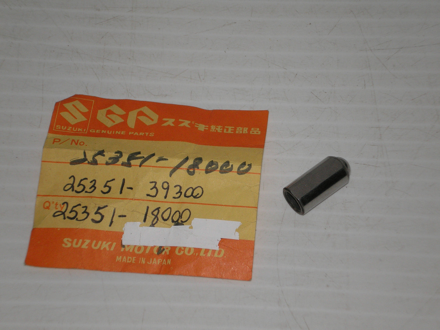 SUZUKI DS185 7GS400 GS425 RM250 RM465 T125 T305 TC TM400 TS125 TS 25381-18000