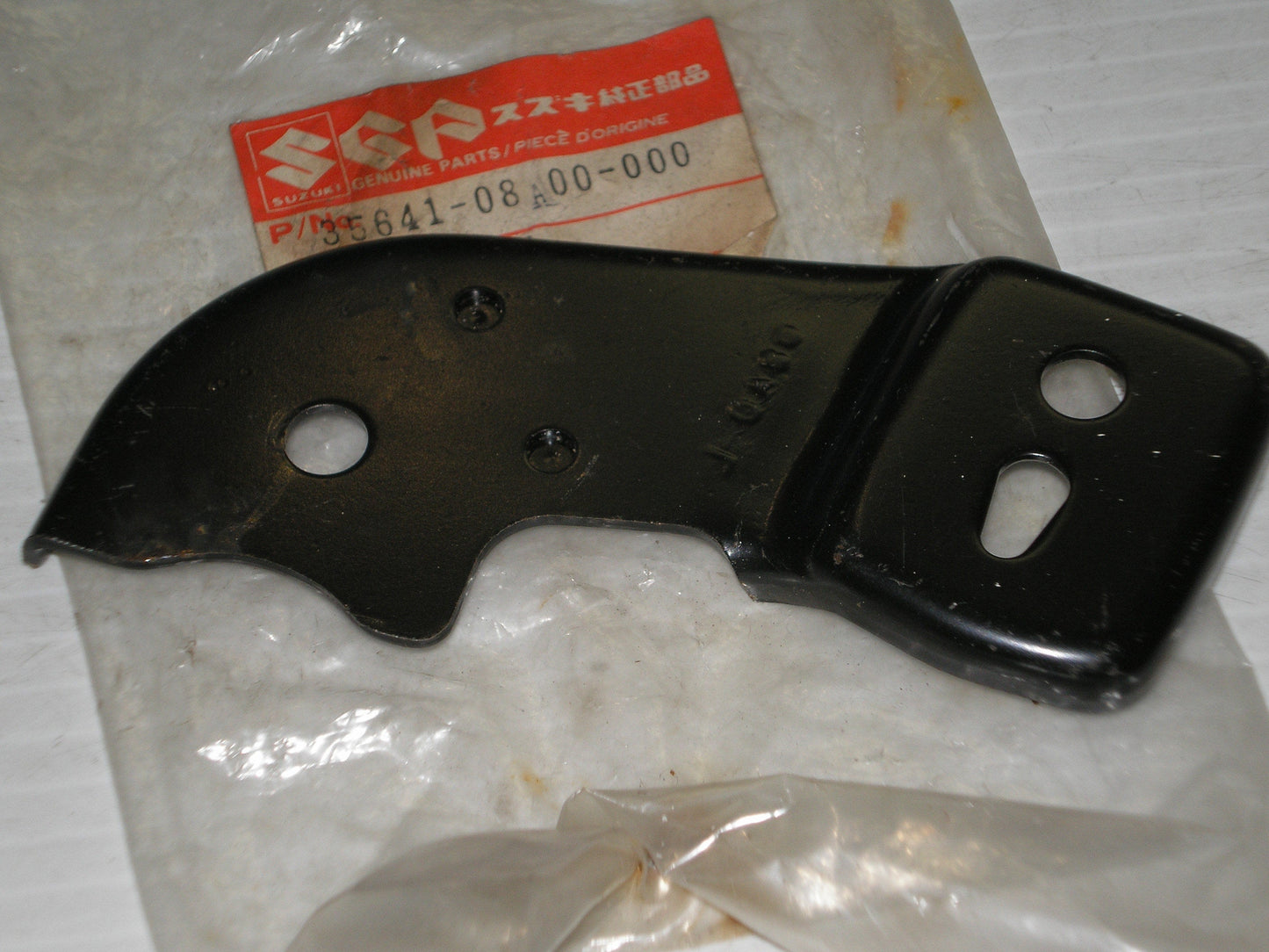 SUZUKI L/H Turn Signal Bracket 35641-08A00-L / 35641-08A00