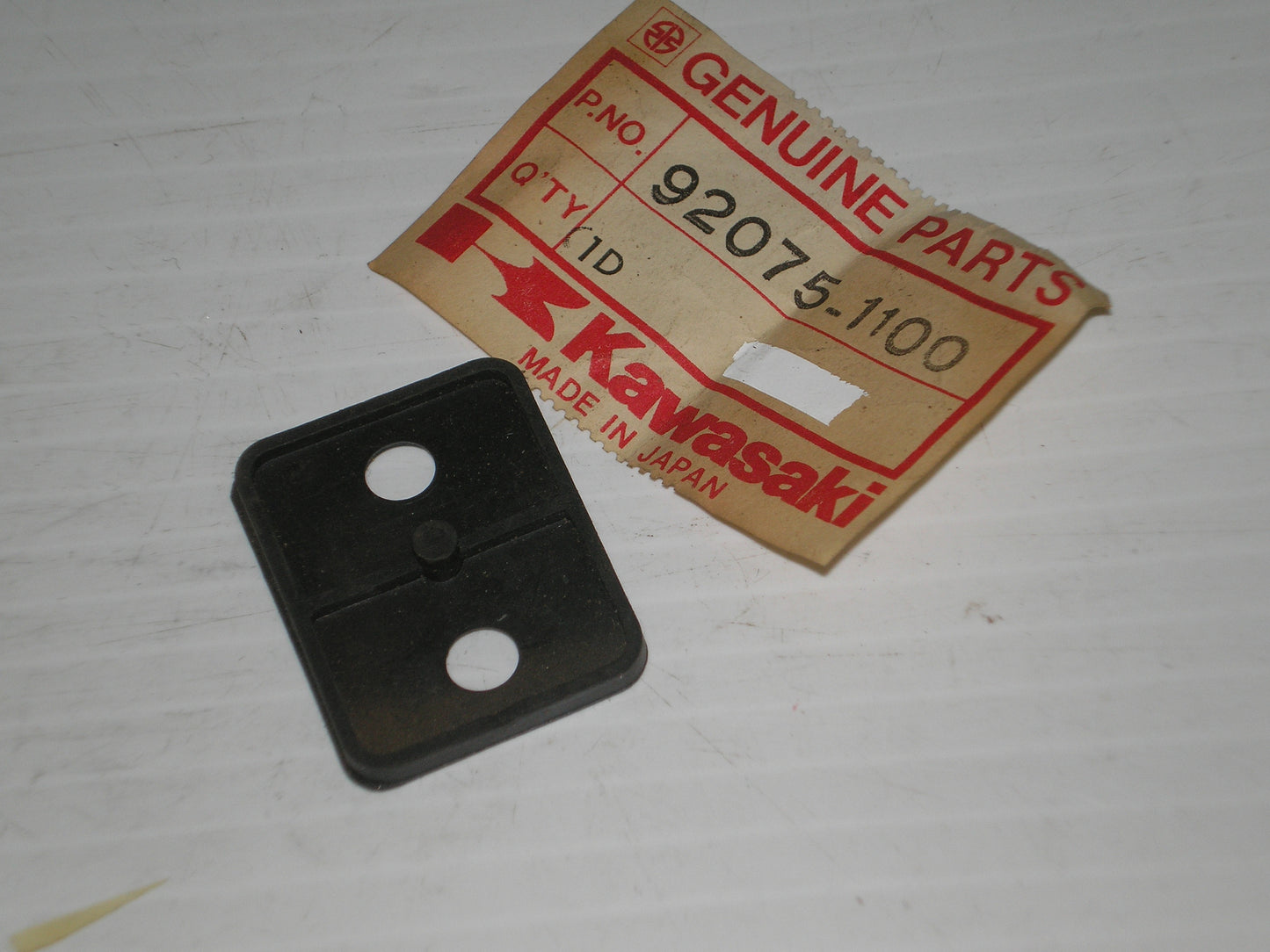 KAWASAKI KZ550 Pilot Box Assembly Shock Damper 92075-1100