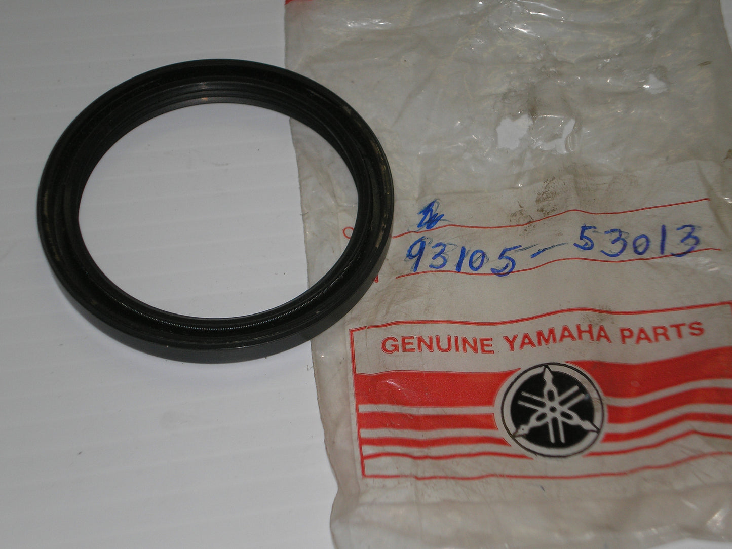 YAMAHA CS5 DS6 DS7 R5 RD200 RD250 XS360 XS400 Front Wheel Bearing Oil Seal 93105-53013