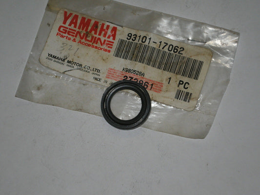 YAMAHA DT IT MX RT TY YZ Kick Start Shaft Oil Seal 93101-17062 / 93101-17062-09