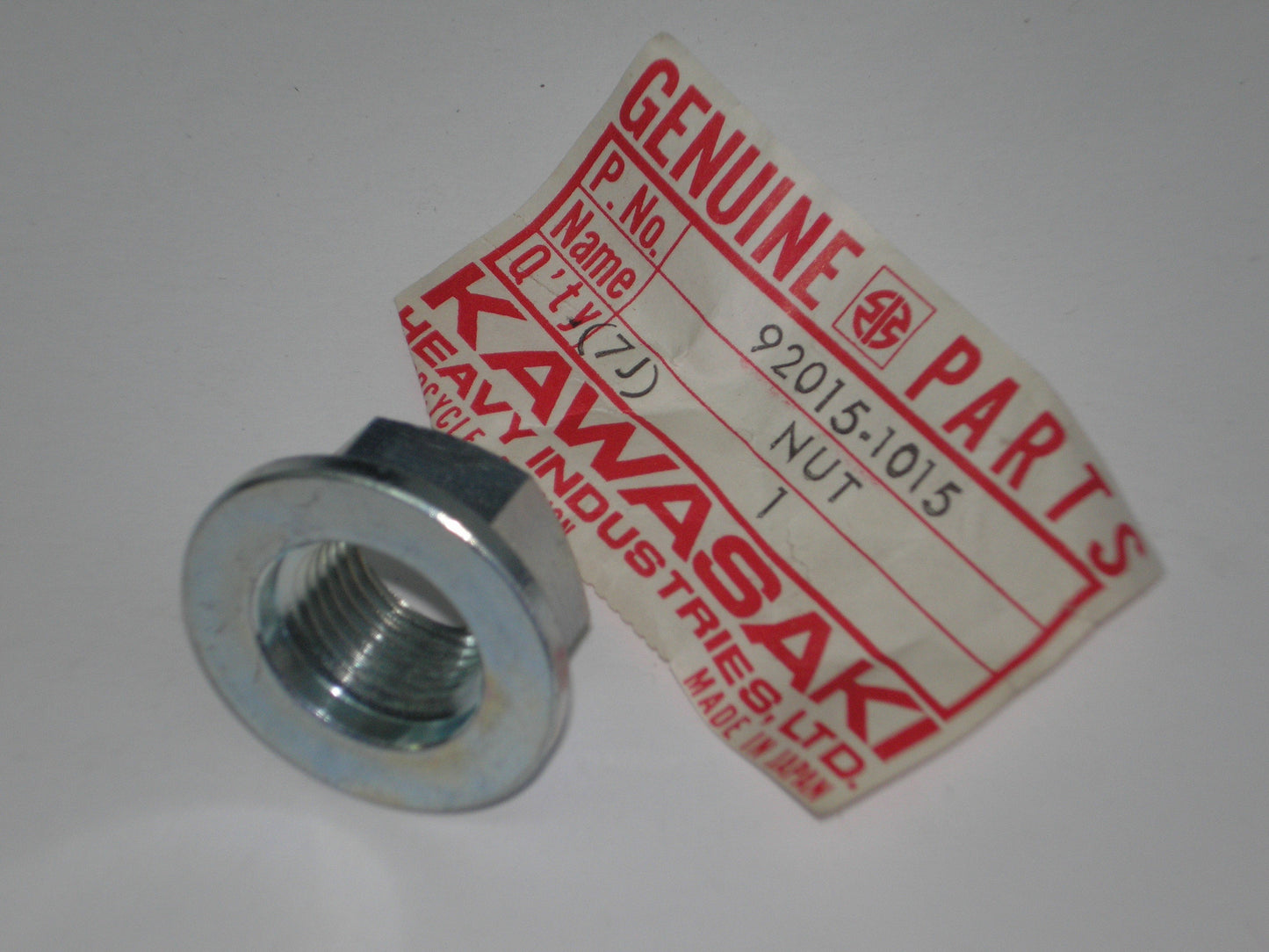 KAWASAKI KX 125 250 420 500 KDX 175 200 250 400 420 ZX750 AXEL NUT 92015-1015