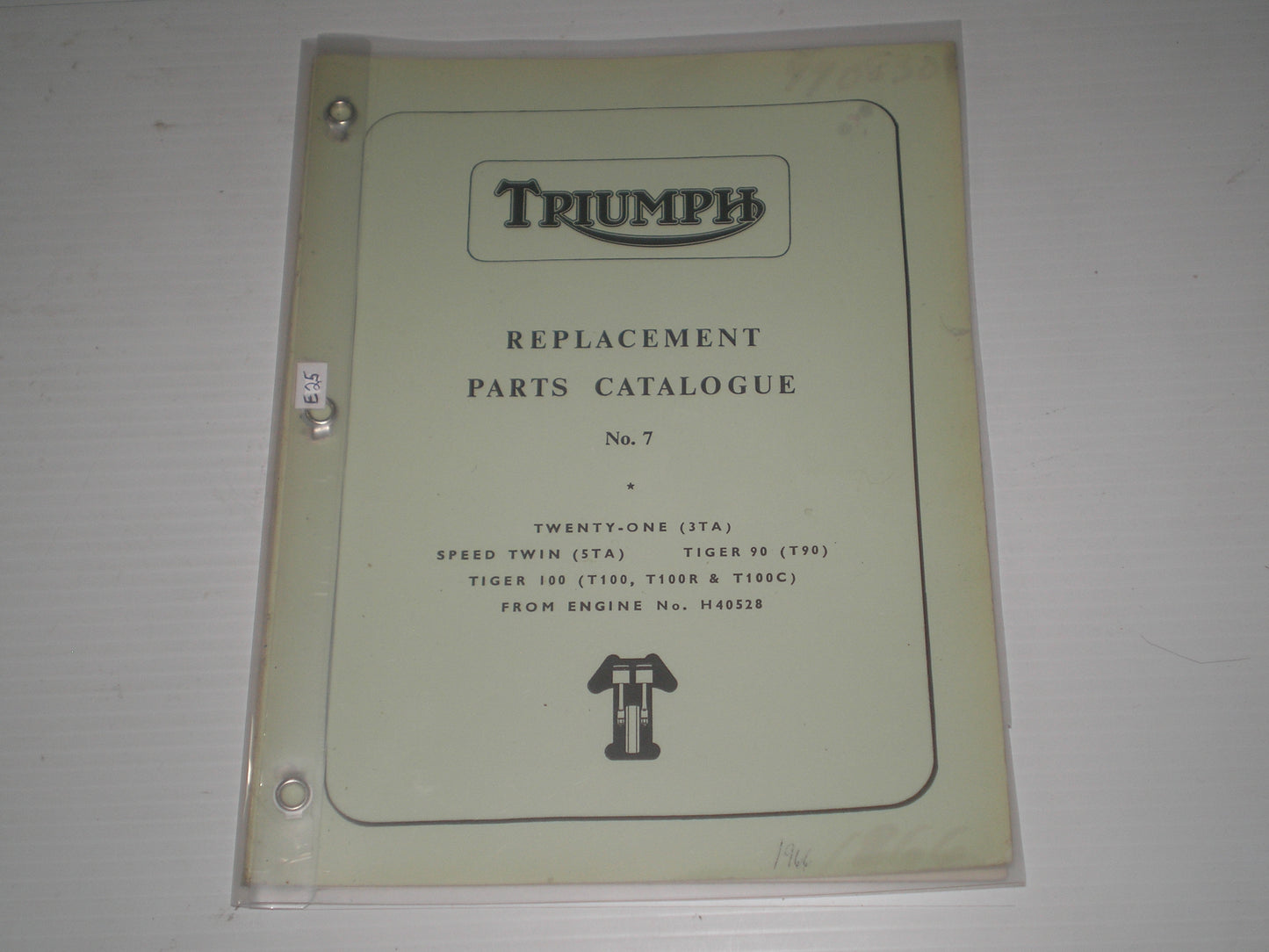TRIUMPH 3TA 5TA T90 T100 R/C / "C" Range Models 1966 Parts Catalogue No. 7 18/67 #E25