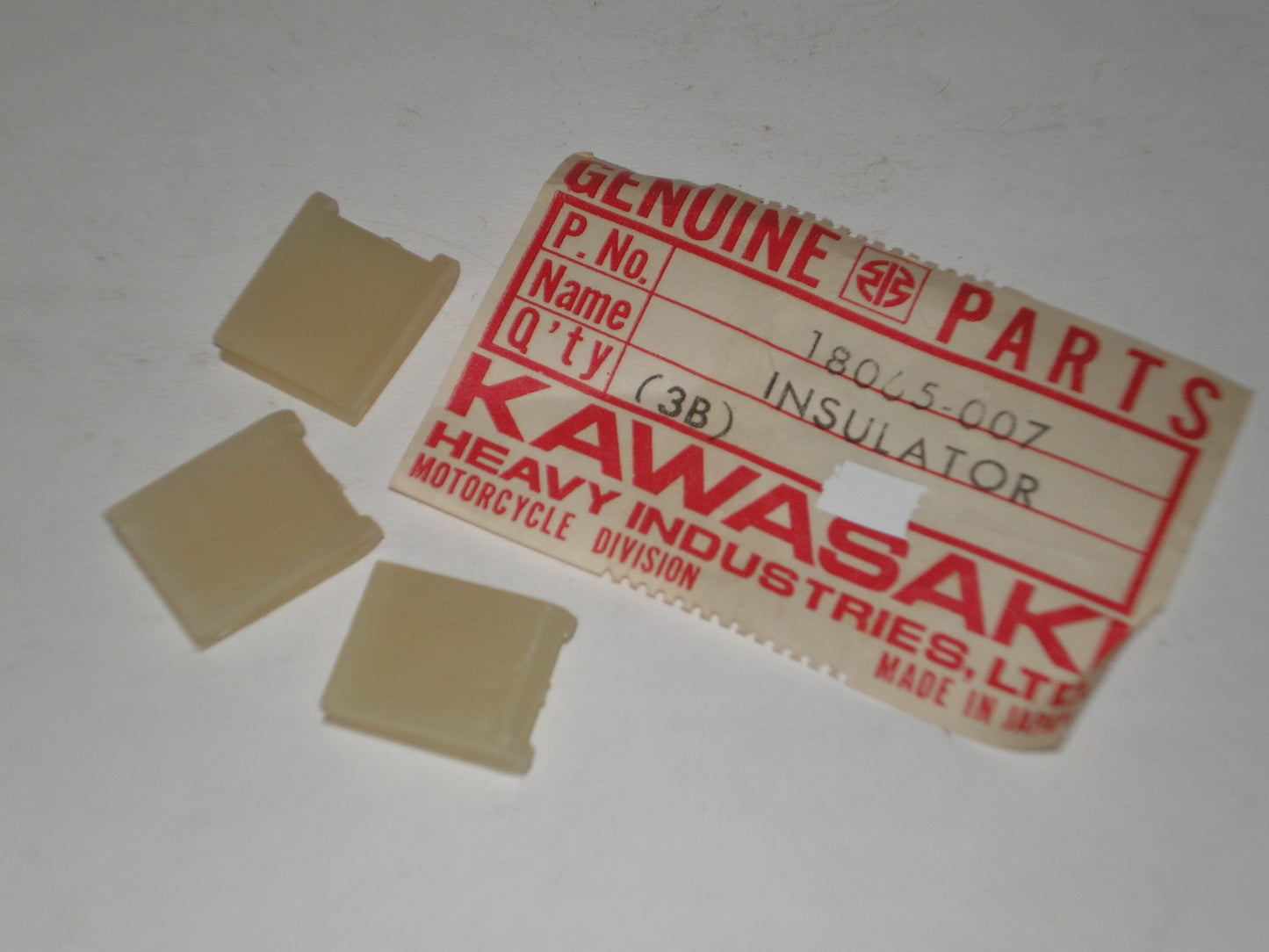 KAWASAKI KD MC1 G 3 4 5 KE F 7 9 11 81 KL 80 100 250 Insulator 18065-007