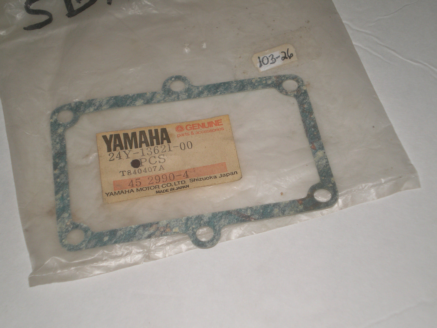 YAMAHA YZ250 Reed Valve Seat Gasket 24Y-13621-00 / 24Y-13621-01