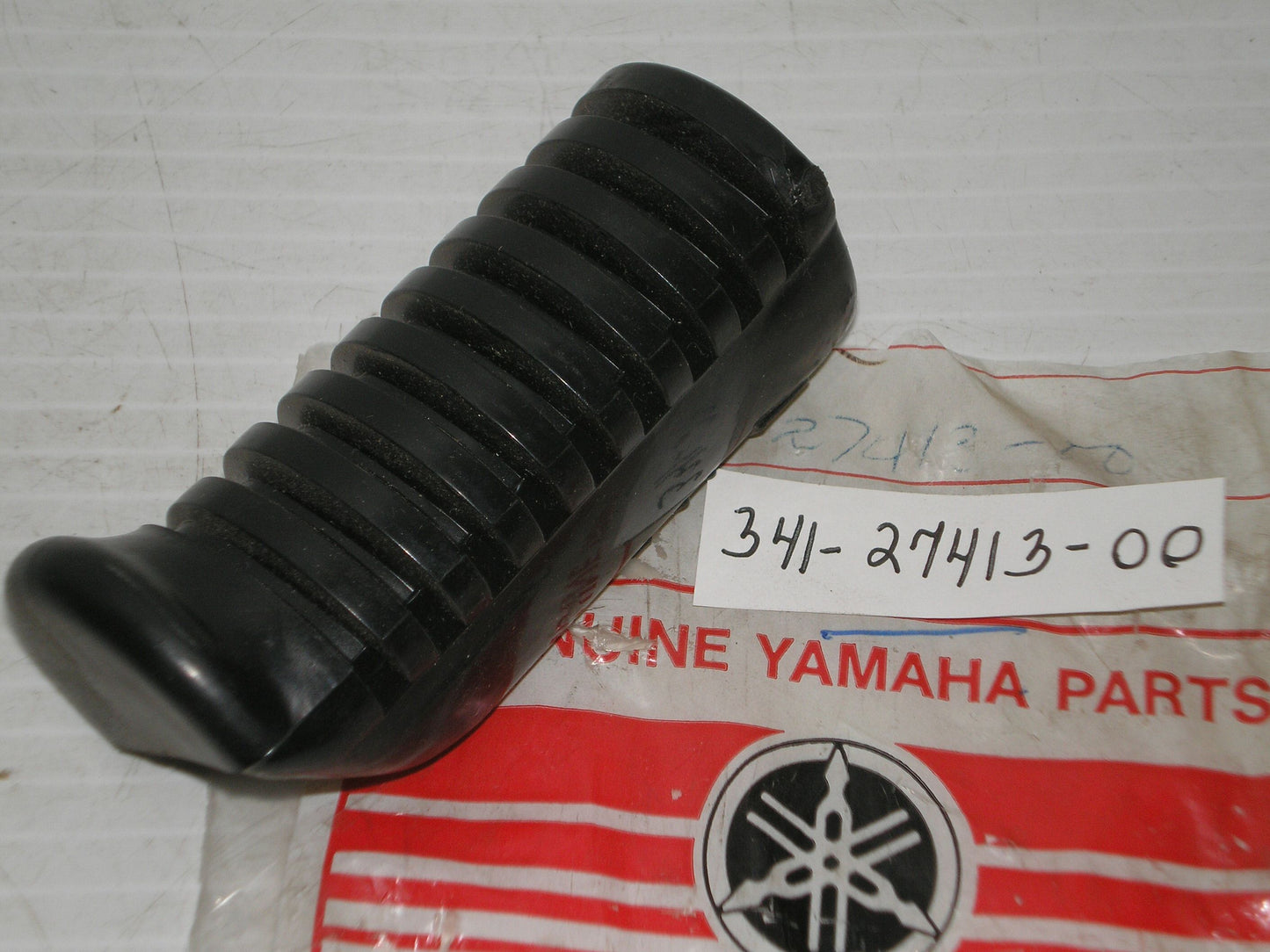 YAMAHA TX500 TX650 TX750 XS500 XS650 R/H Footrest Rubber 341-27413-00