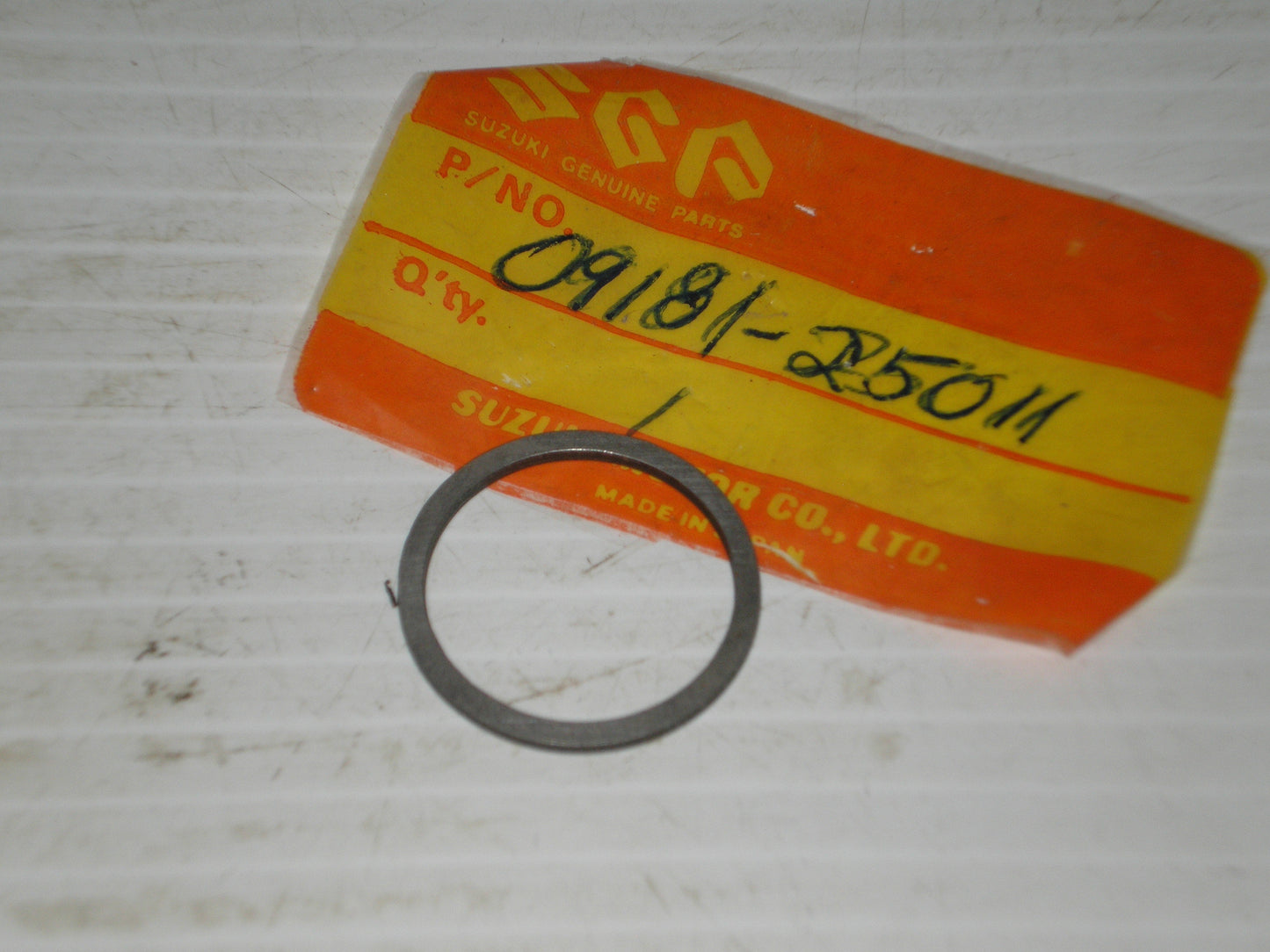 SUZUKI GS650 GS850 GS1000 GS1100 GV700 GV1200 79-86 Shim 25x30x1.7 09181-25011