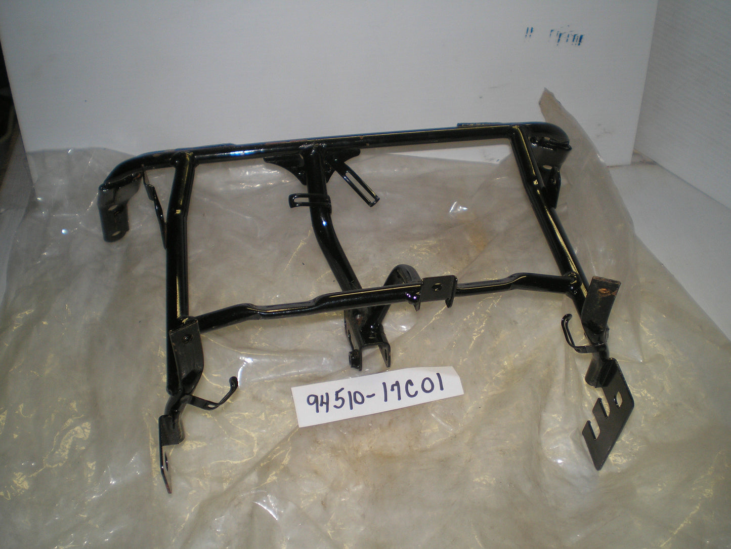 SUZUKI GSXR-750 GSX-R750 GSX-R 750 1988-1990 Faring / Cowling Brace 94510-17C01