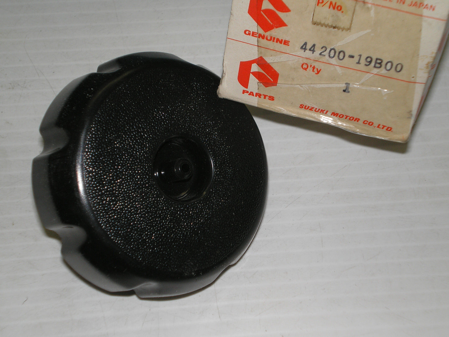 SUZUKI LT-4 LT-F4 LT-F250 LT-F300 Fuel Tank Filler Cap 44200-19B00