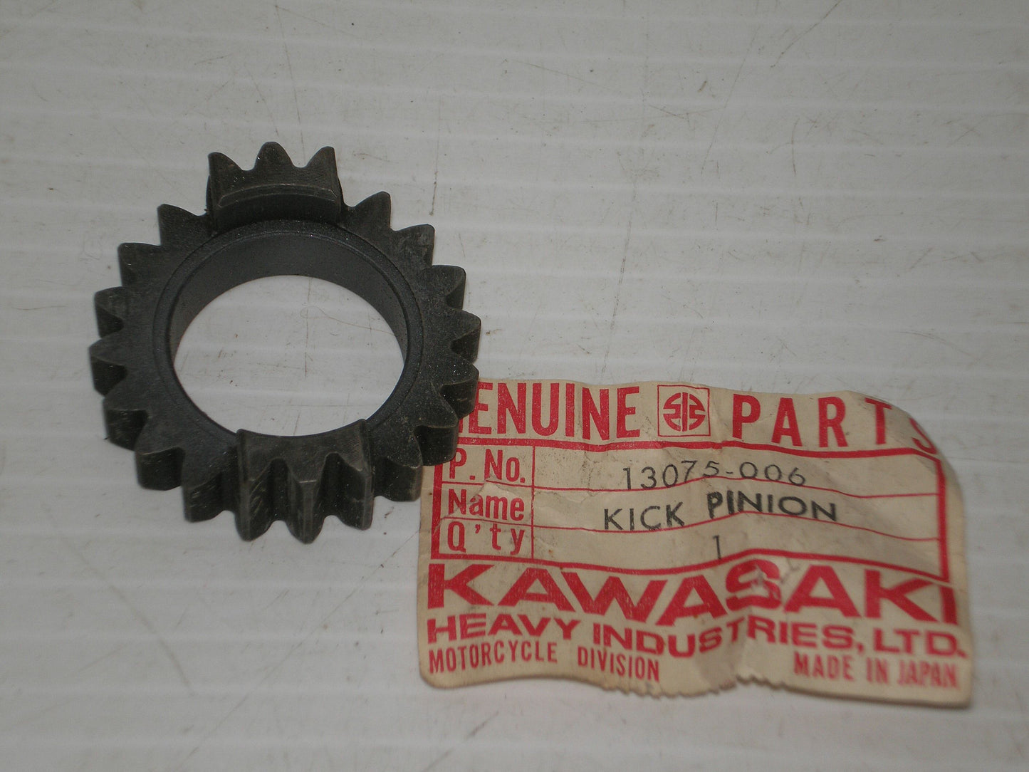 KAWASAKI F5 F6 F7 F8 F9 F81 KD175 KE175 Kick Start Pinion Gear 13075-006