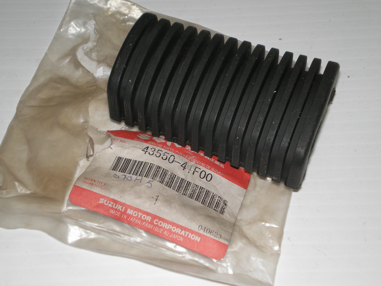 SUZUKI VL800 VZ800 Front Footrest Rubber 43550-41F00