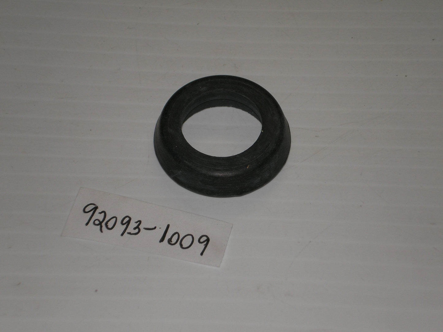 KAWASAKI G5 KE100 Baffle Pipe Rubber Bushing 92093-1009