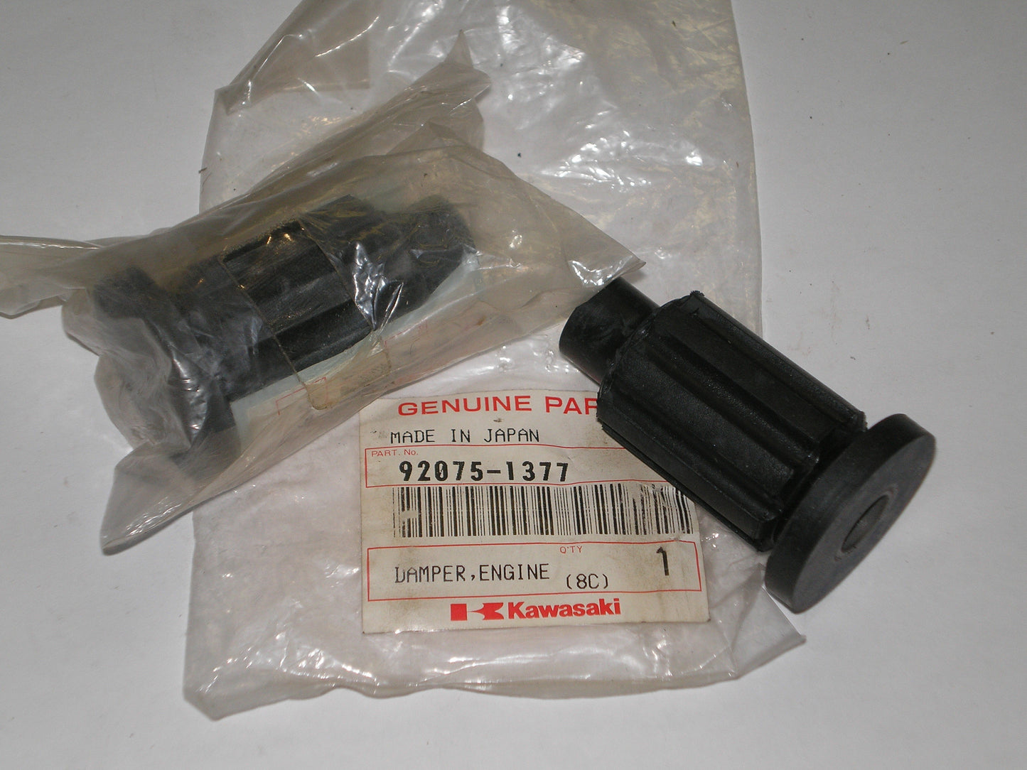 KAWASAKI KZ 550 700 750 ZL 900 1000 ZN700 ZX 550 600 750 Engine Damper 92075-1377