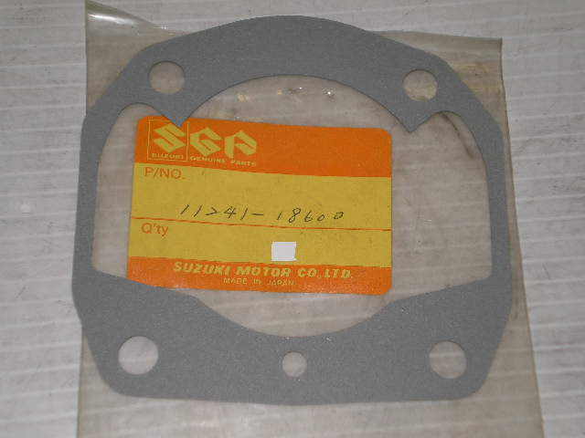 SUZUKI GT250 Cylinder Base Gasket 11241-18600 11241-18601