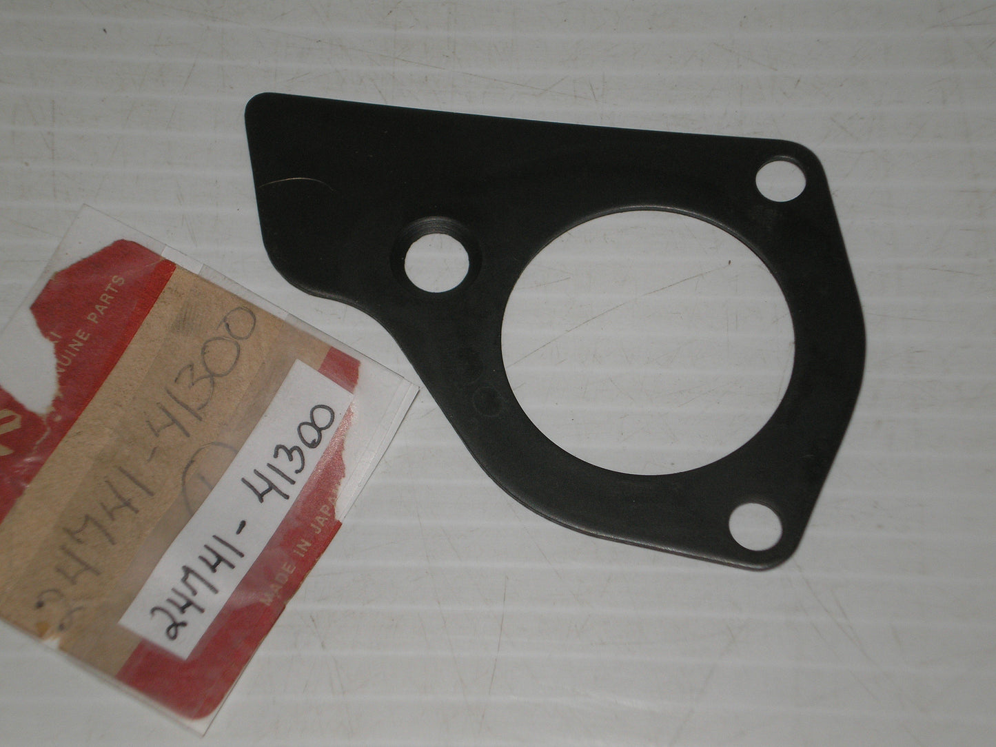 SUZUKI PE175 RM100 RM125 Counter shaft Bearing Plate 24741-41300
