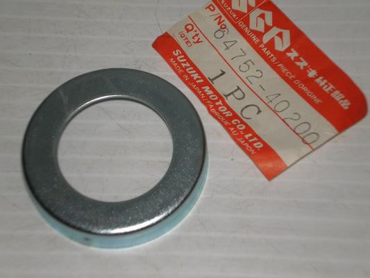 SUZUKI RM125 1979-1980 Holder on Rear Wheel Hub 64752-40200