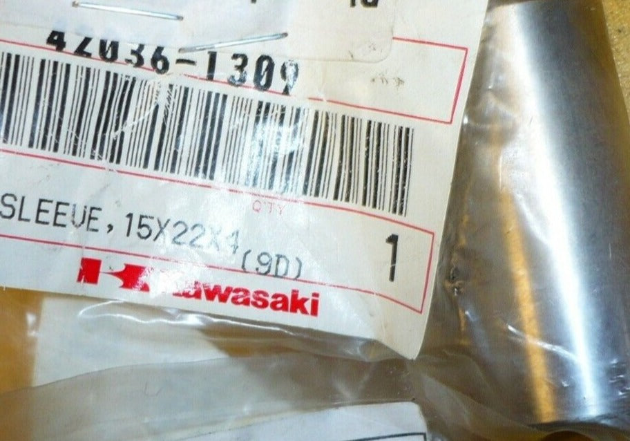 KAWASAKI KX125 KDX200 KDX220 KX250 Suspension Pivot Sleeve 42036-1309