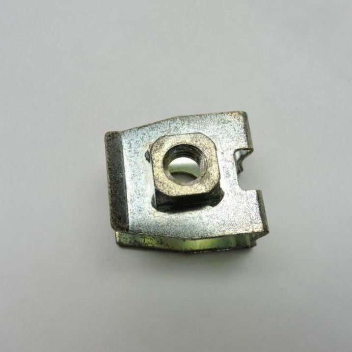 YAMAHA FZR750 FZR1000 Body & Fender Nut 90183-08043