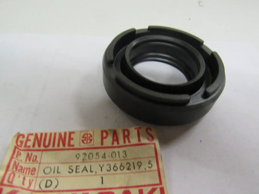KAWASAKI H2 750 MACH IV Factory Crankshaft Oil Seal 92054-013 / 92054-019