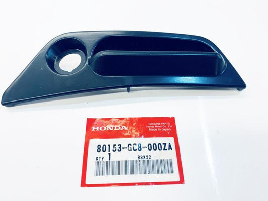 HONDA 1983 - 1984 NH80 SCOOTER GRIP SIDE COVER  80153-GC8-000ZA