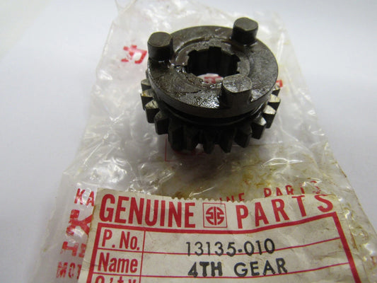 KAWASAKI G3 G4 G5 KD80 KD100 KE100 KH100 KM100 KV100 MC1 Factory Output Shaft 4th Gear 13135-010 / 13129-1708