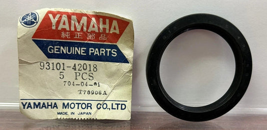 YAMAHA BW20 CS3 CS5 RD200 YA6 YCS1  REAR WHEEL HUB OIL SEAL 93101-42018