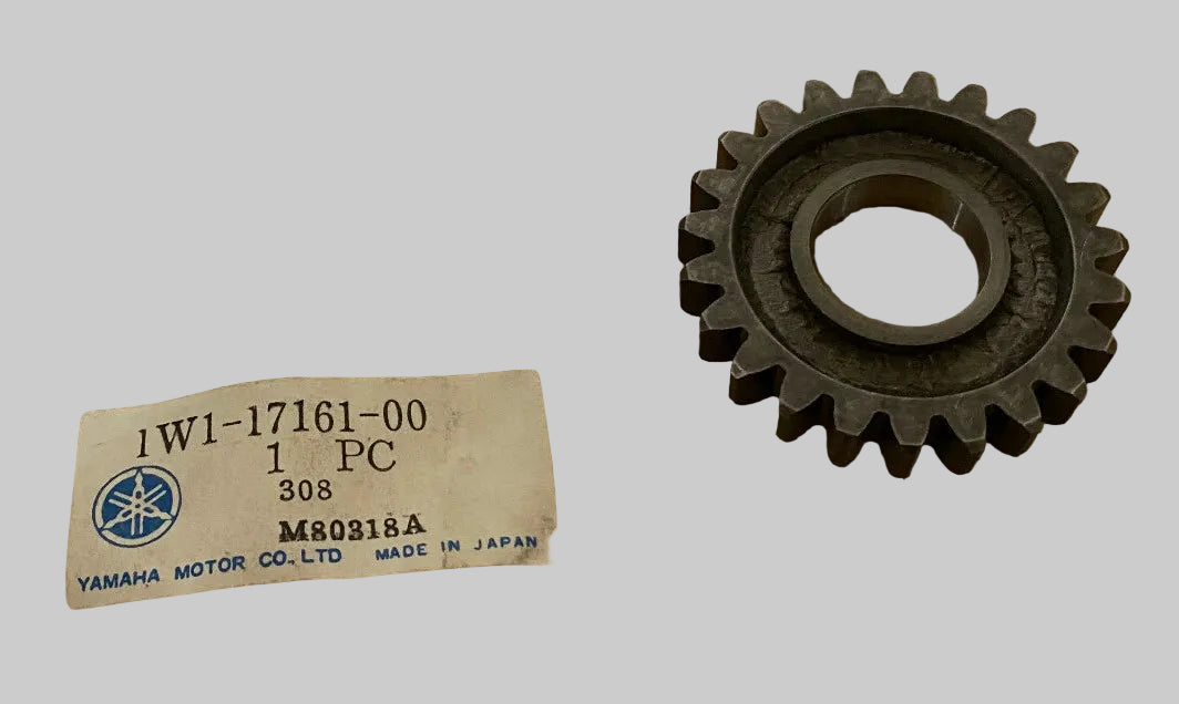 YAMAHA  YZ100 YZ125  6 th GEAR PINION 23T  1W1-17161-00