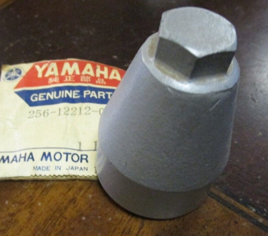 YAMAHA TX650 XS1 XS2 Factory Cam Chain Adjuster Cap 256-12212-01