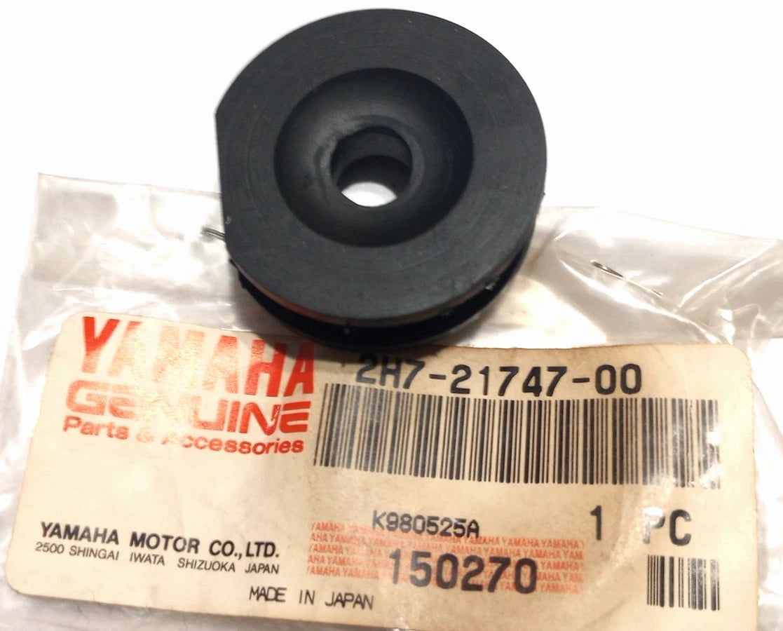 YAMAHAXXV750   XS1100 XV920  BATTERY BOX  UPPER  DAMPR   2H7-21747-00