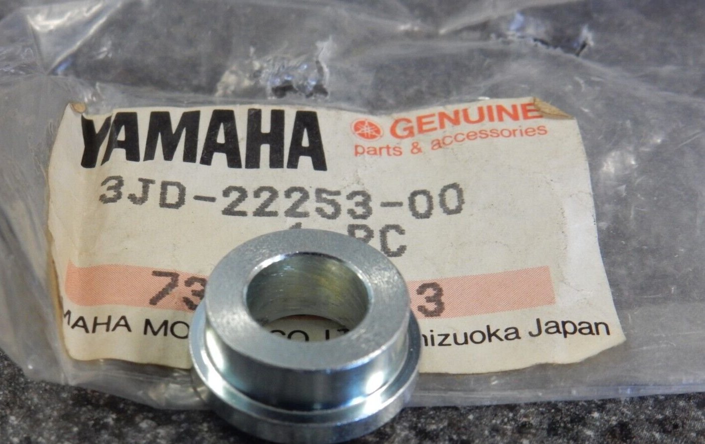 YAMAHA   COLLAR  3JD-22253-00
