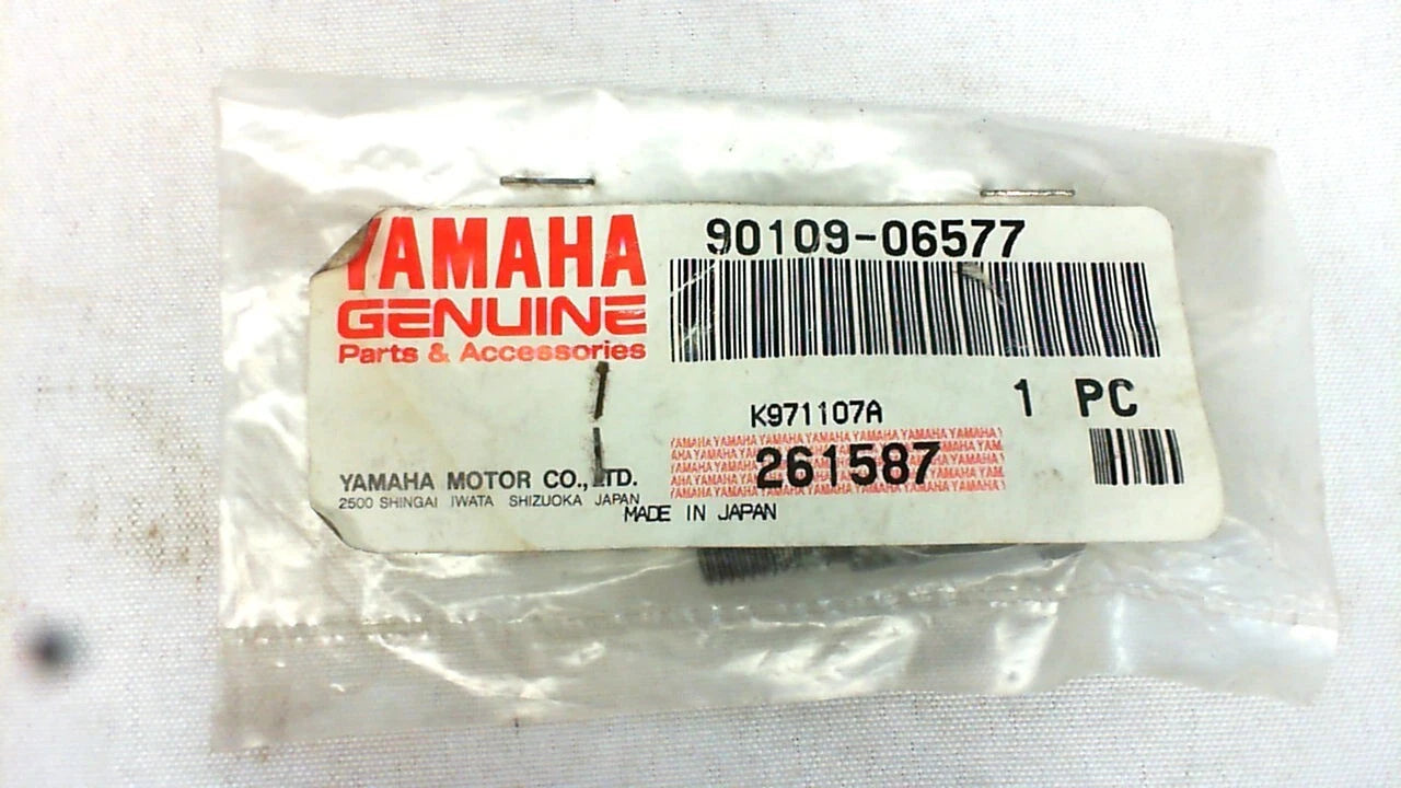 Y AMAHA  SR33 RZ350  SR643  XV10 0 0 VIRAGO  BOL  90109-06577