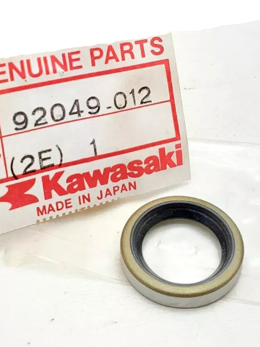 KAWASAKI F5 F8 F9 F11  F12 H2 KDX KE  KL KT KX  KZ Factory Crankcase Cover Oil Seal  92049-012