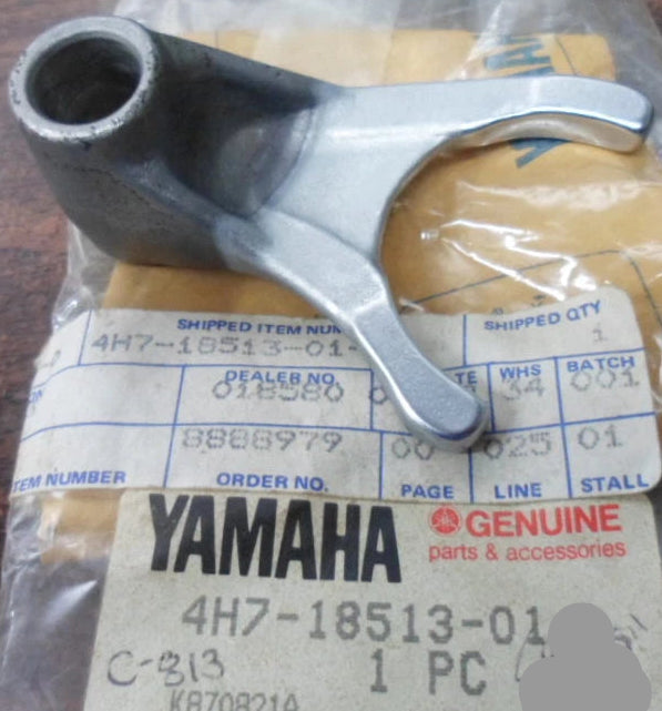 YAMAHA  XJ650 XJ700 XJ750 XJ900   GEAR SHIFT  FORK  # 3  4H7-18513-01 / 4KM-18513-00