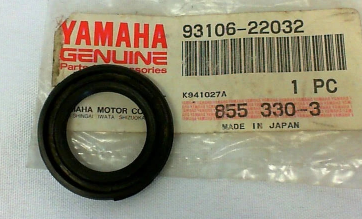 YAMAHA  TTR250  WR250  Y Z125 YZ250 FRONT  WHEEL AXLE  SEAL  93106-22032